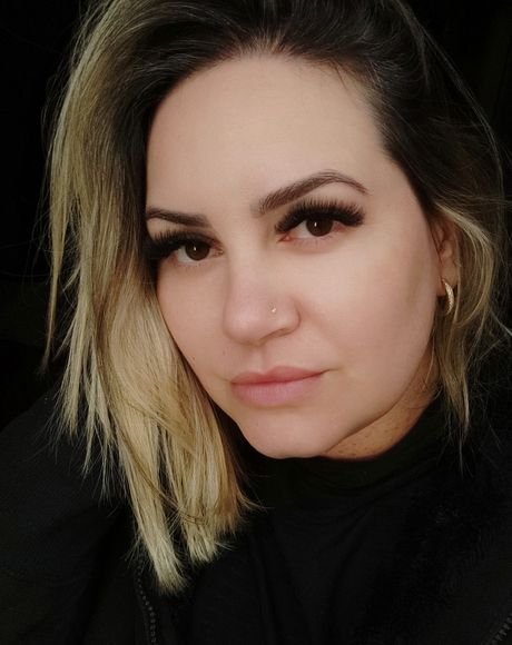 Acorde linda, extensão de cílios Labella Beauty